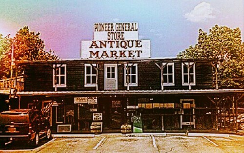 Pioneer General Store and Flea Market_500p