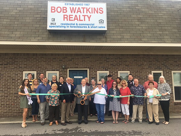 Bob Watkins Realty Ribbon Cutting | We are excited about Bob Watkins Realty relocating to Leeds! The Leeds Area Chamber of Commerce and the City of Leeds cut the ribbon at Bob Watkins Realty this week. Bob Watkins Realty is located at 1927 Courson Street. 