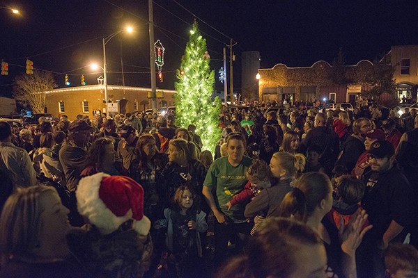 Huge Crowds Turned Out for Leeds Downtown Christmas Tree Lighting | The Christmas season was kicked off this year in historic Downtown Leeds on the Parkway