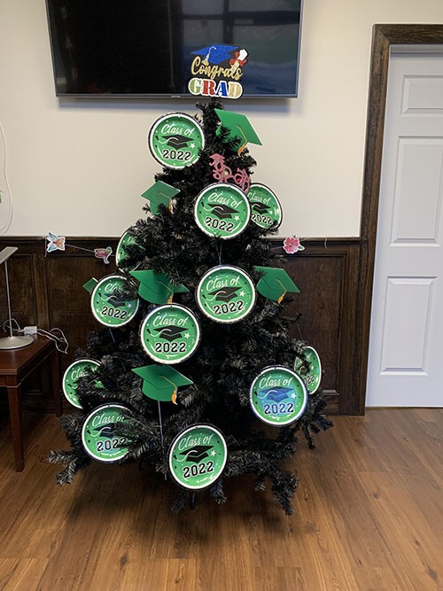 Come by Leeds City Hall during normal business hours to see the 2022 Graduation Tree which will be on display throughout the month of May. The City of Leeds wishes each of our graduates the best as they embark on their futures!